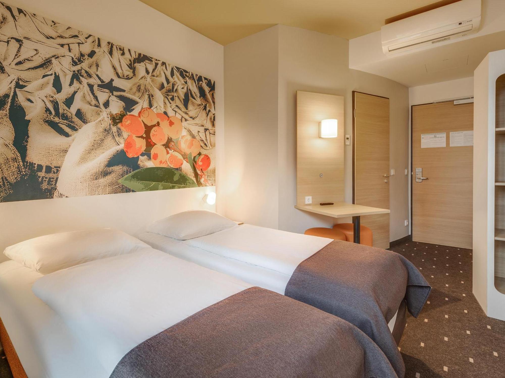 B&B Hotel Bremen-Ueberseestadt ภายนอก รูปภาพ